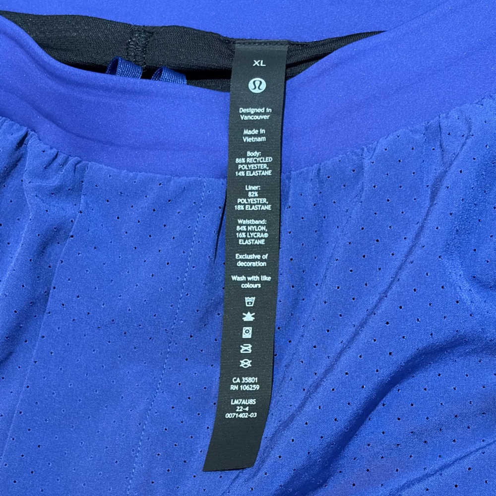 Lululemon Men's Lined Athletic Shorts - Picture 2 of 3